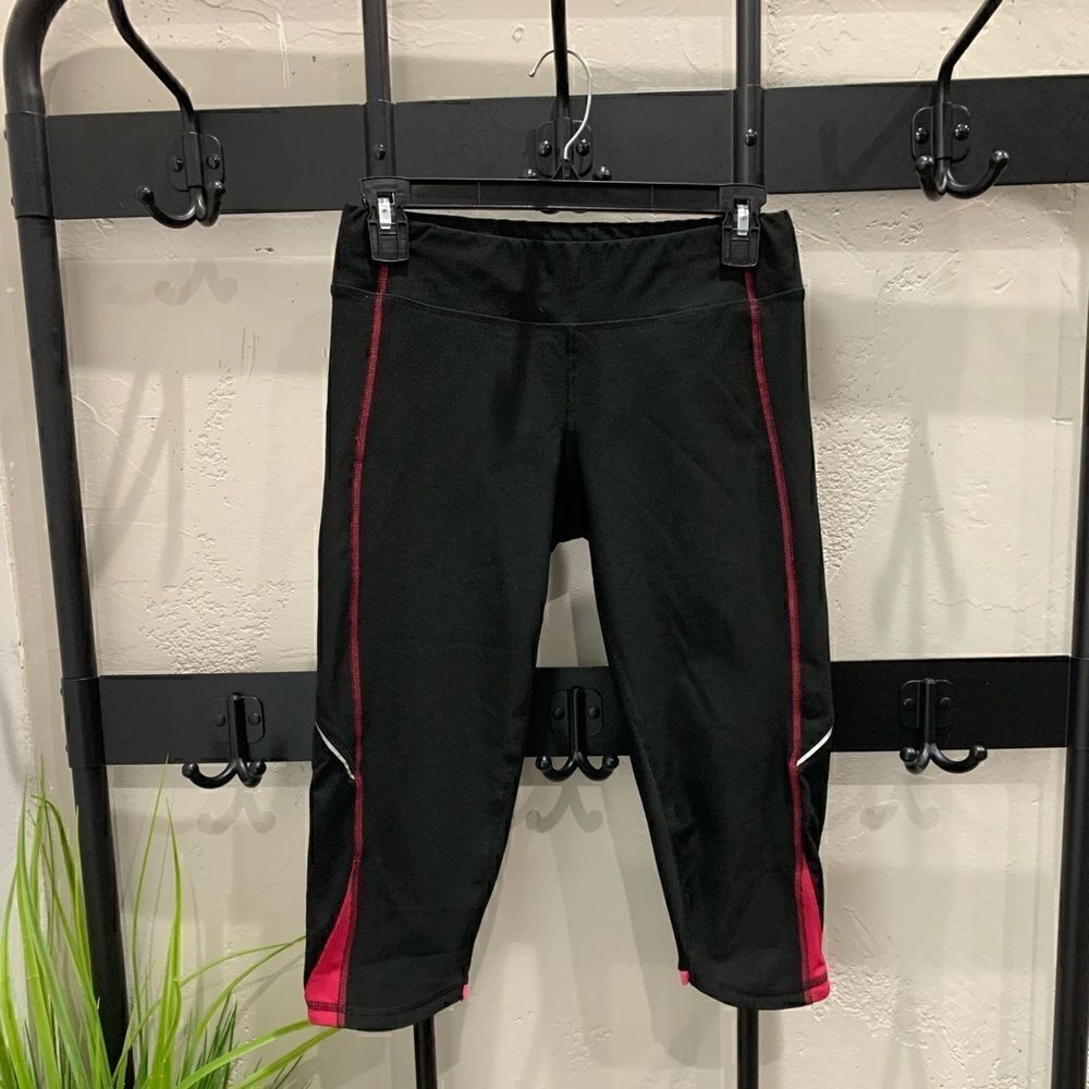 Lucy bike shorts black pink size small petite